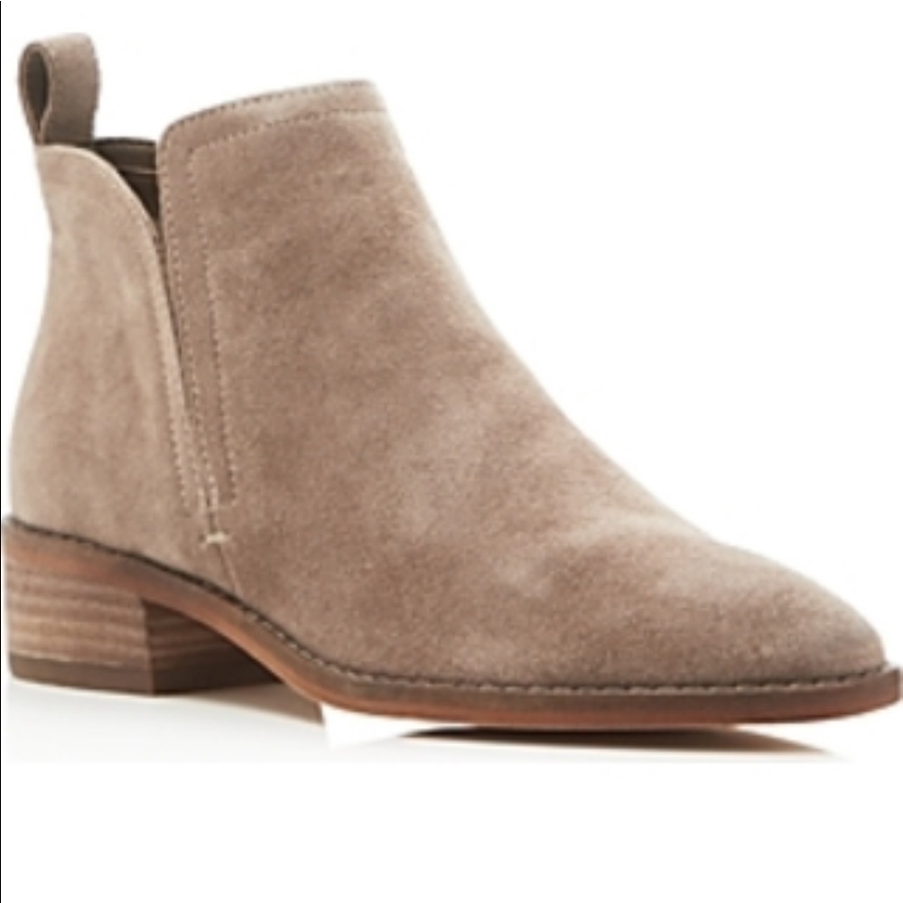 Sold 🛑Dolce Vita Tessey Suede Ankle Boots